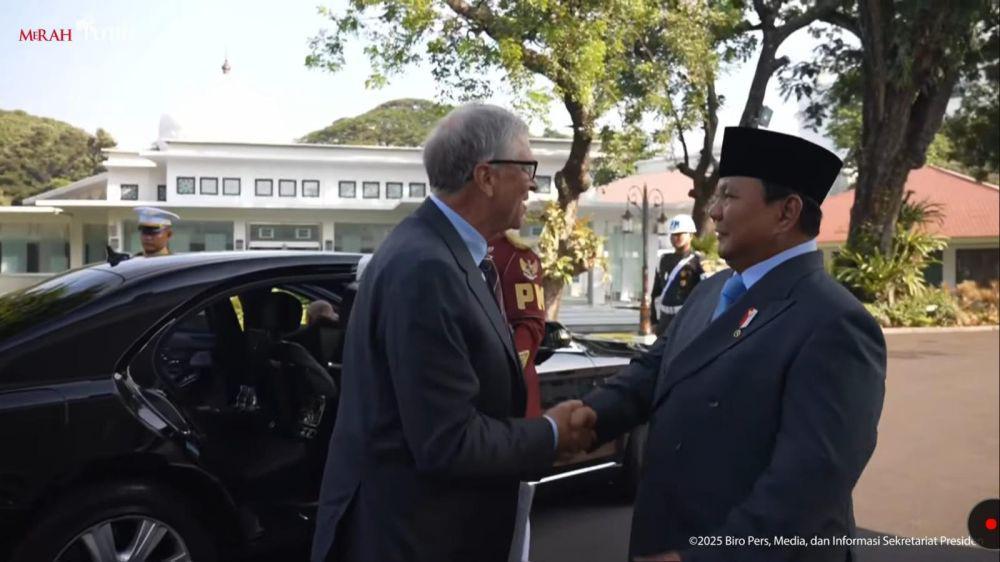 Prabowo Sambut Langsung Bill Gates di Istana Merdeka, Kenalkan Teddy