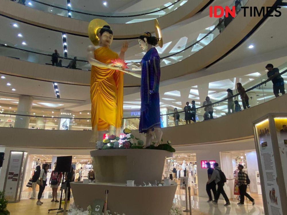 Menengok Rupang Buddha Melayang Terbesar di Tunjungan Plaza