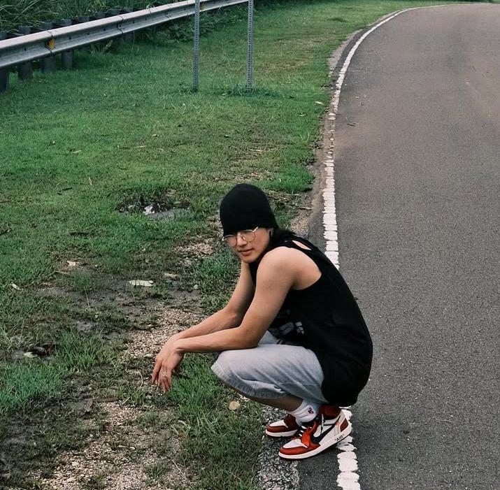 outfit casual ala Wooyoung ATEEZ (instagram.com/wooyounggg__)