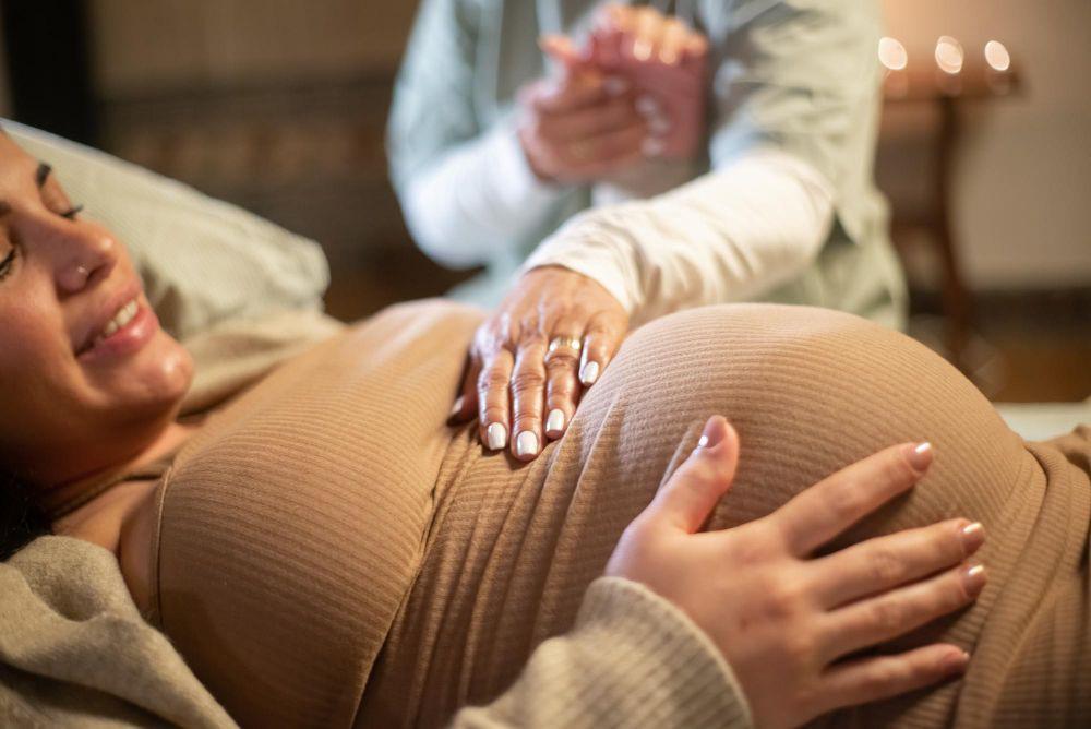 Pijat Hamil (Pijat Prenatal): Manfaat, Risiko, dan Keamanan