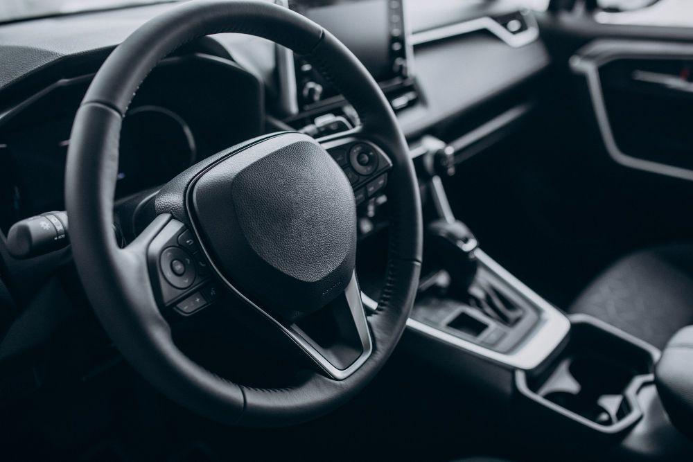 Aksesori Mobil yang Berpotensi Membahayakan, Jangan Asal Pasang!