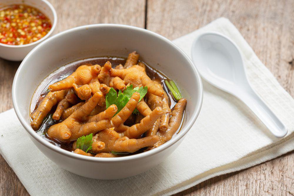5 Tips Bikin Semur Ceker Ayam, Bebas Amis dan Lembut Dagingnya!