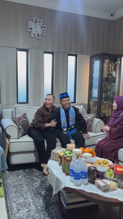Ayu Ting Ting kedatangan Walikota Depok (Instagram.com/ayutingting92)