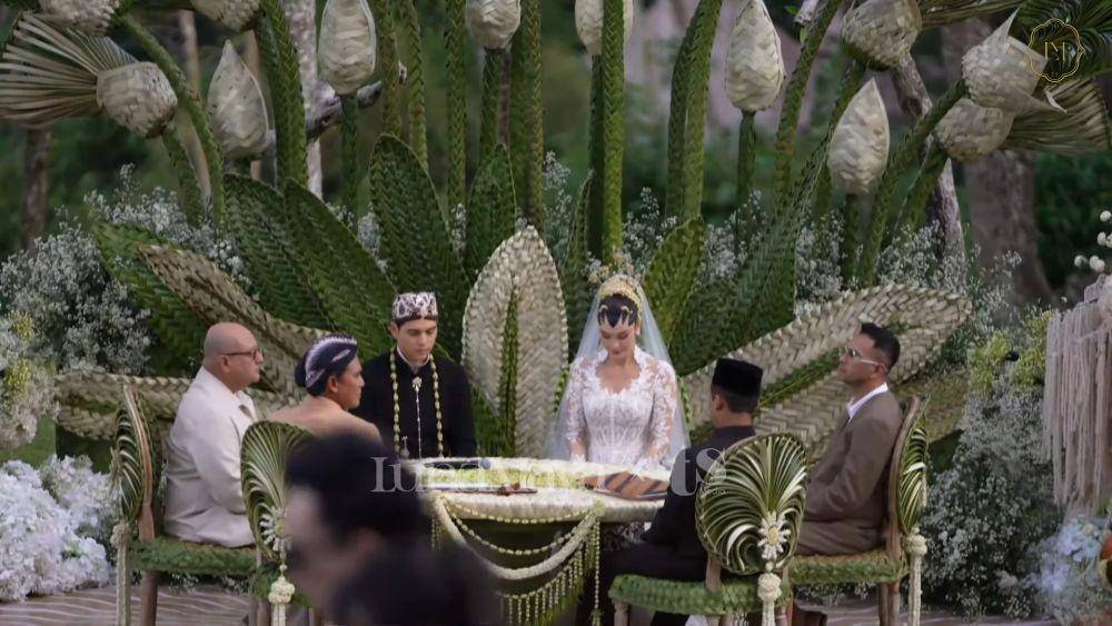 pernikahan Luna Maya dan Maxime Bouttier (youtube.com/tsmediaid)