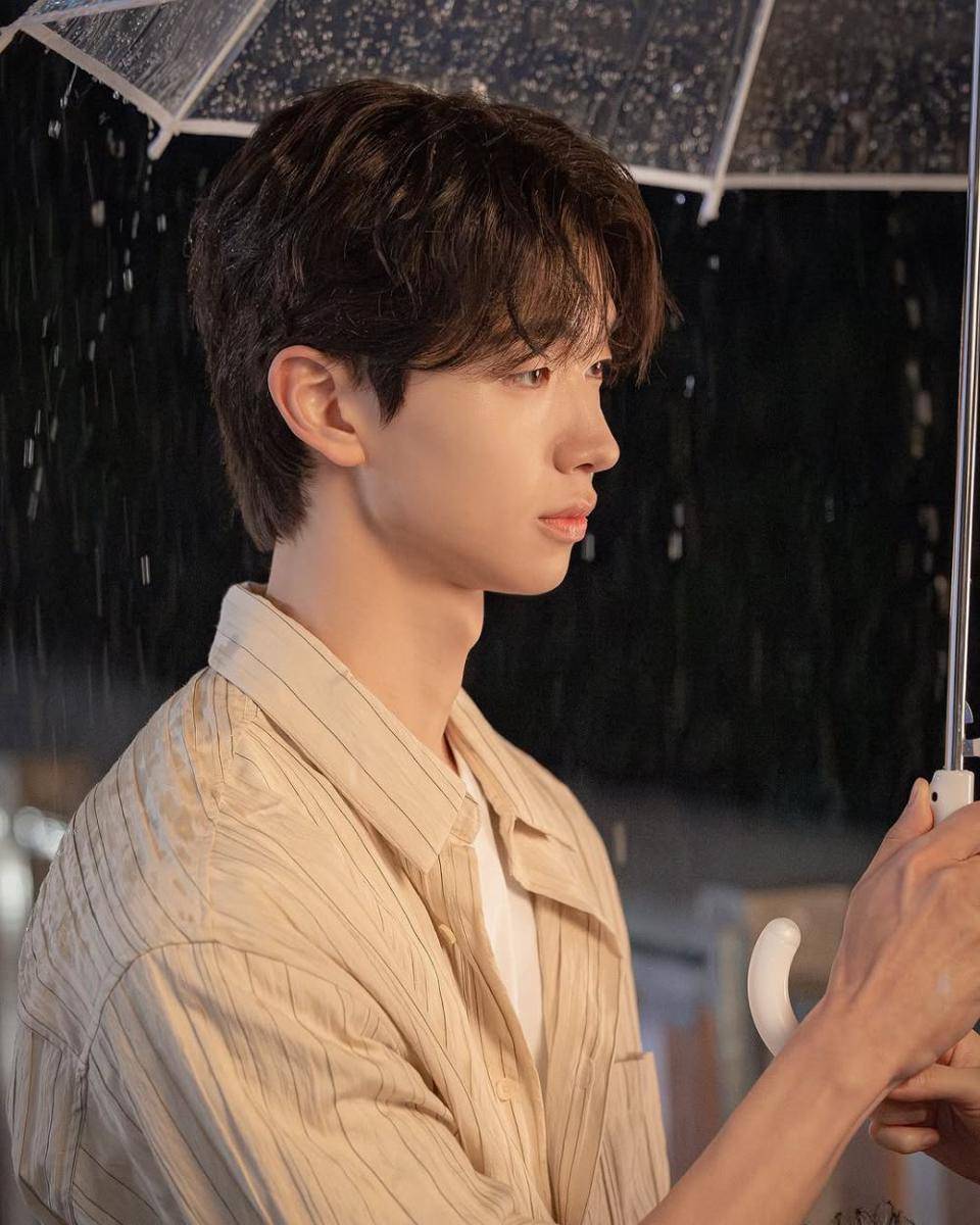Kim E Jun (instagram.com/twozun)