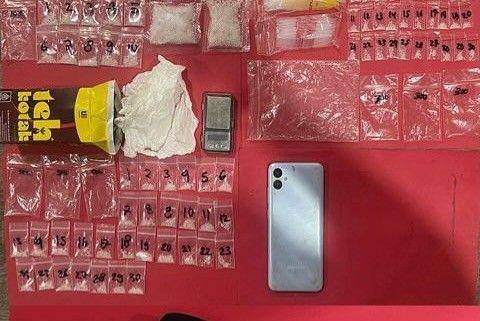 Barang bukti tindak pidana narkotika yang disita polisi dari tangan RA di Kutai Barat. (Dok. Polda Kaltim)