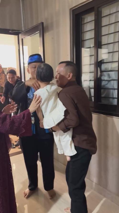Ayu Ting Ting kedatangan Walikota Depok (Instagram.com/ayutingting92)