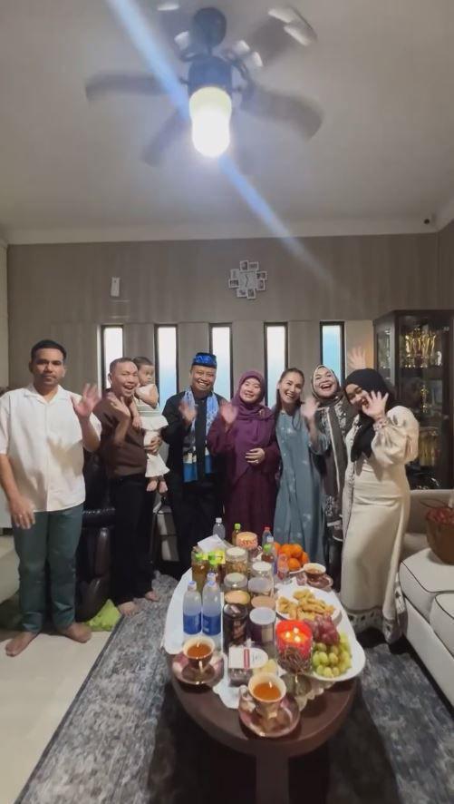 Ayu Ting Ting kedatangan Walikota Depok (Instagram.com/ayutingting92)