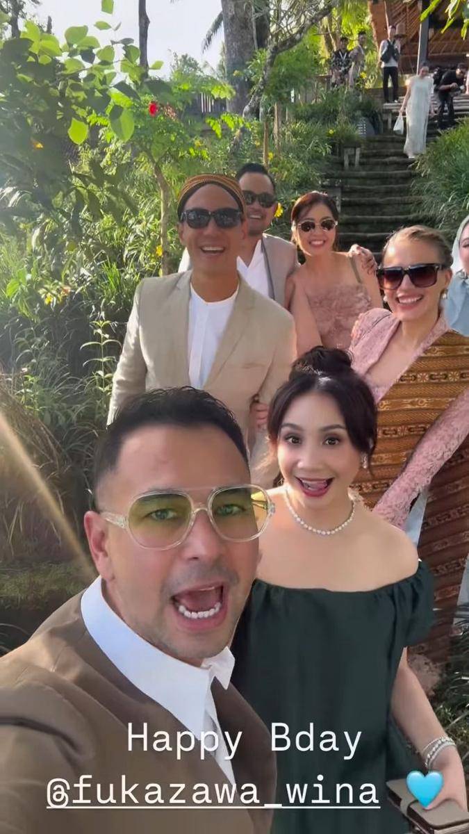 tamu artis di akad Luna Maya (instagram.com/raffinagita1717)