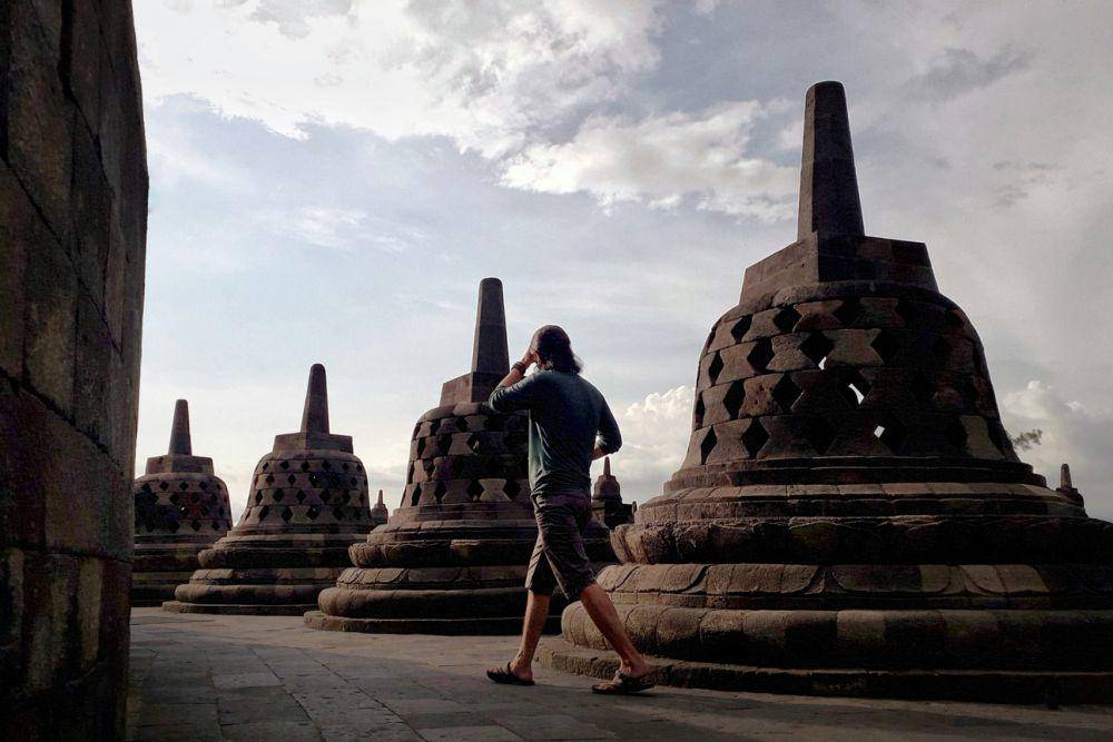 ilustrasi mengunjungi Candi Borobudur (unsplash.com/Ake Widyastomo)