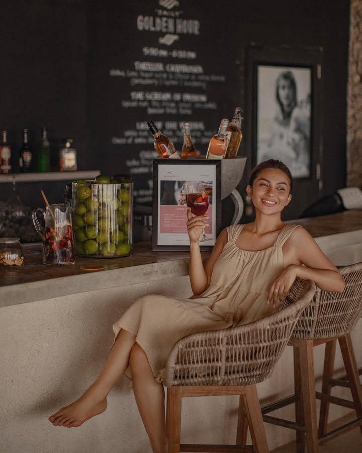 inspirasi OOTD pemeran film La Tahzan (instagram.com/arieltatum)