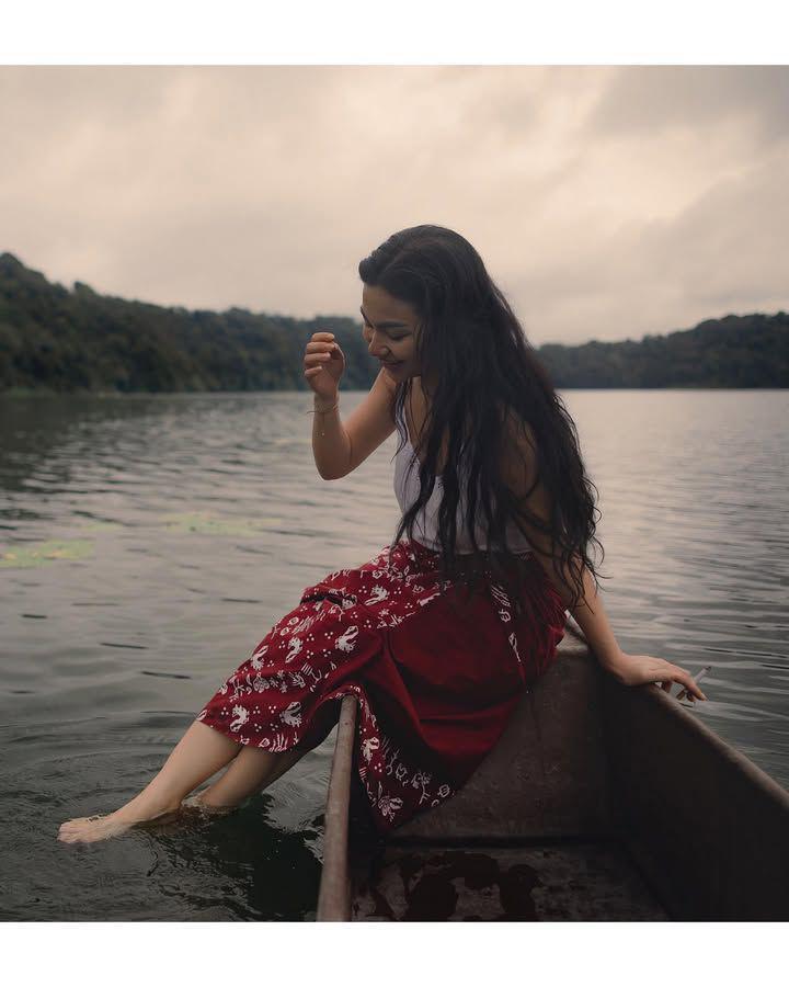 inspirasi OOTD pemeran film La Tahzan (instagram.com/arieltatum)