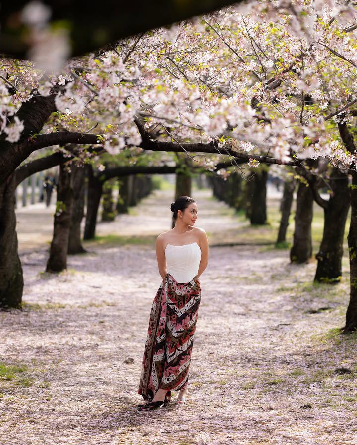 inspirasi OOTD pemeran film La Tahzan (instagram.com/arieltatum)