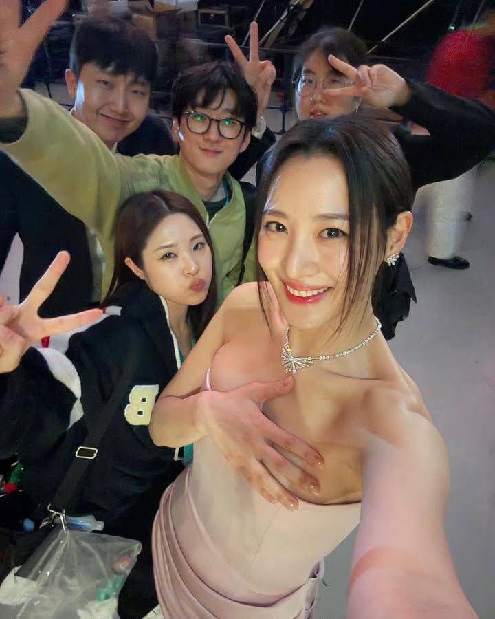 inspirasi makeup artis Korea di baeksang arts awards 2025 (instagram.com/claudiashkim)