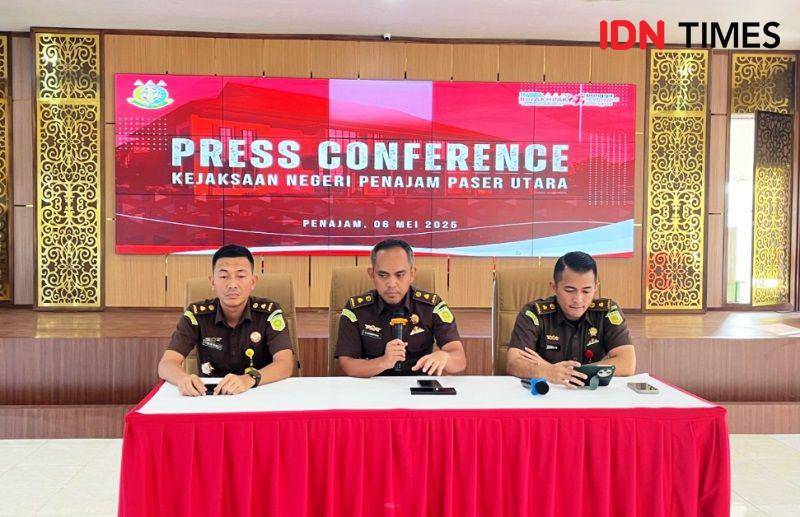Kasi Intel Kejari PPU Eko Purwantono beri keterangan pers kasus korupsi batu pecah di Dinas PUPR PPU (IDN Times/Ervan)