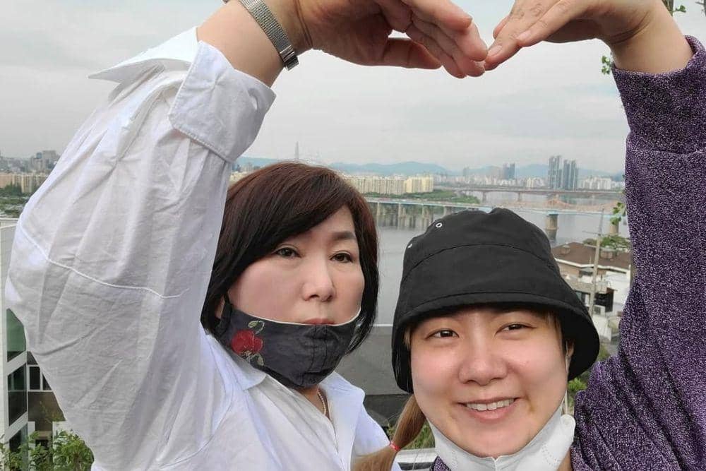 potret Park Na Rae bersama ibunya (instagram.com/wooju1025)