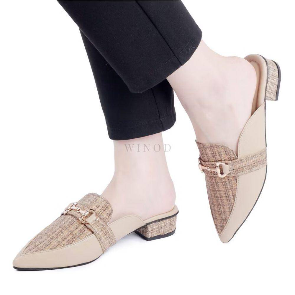 potret ide sepatu mules nuansa beige (shopee.com/Winod.official)