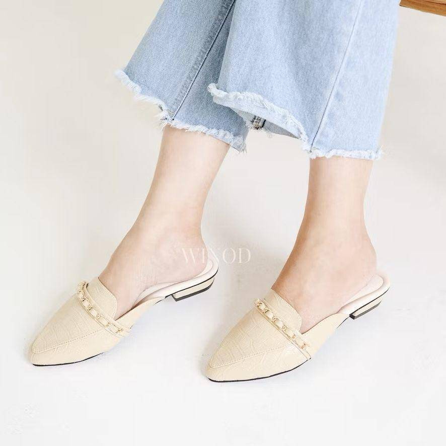 potret ide sepatu mules nuansa beige (shopee.com/Winod.official)