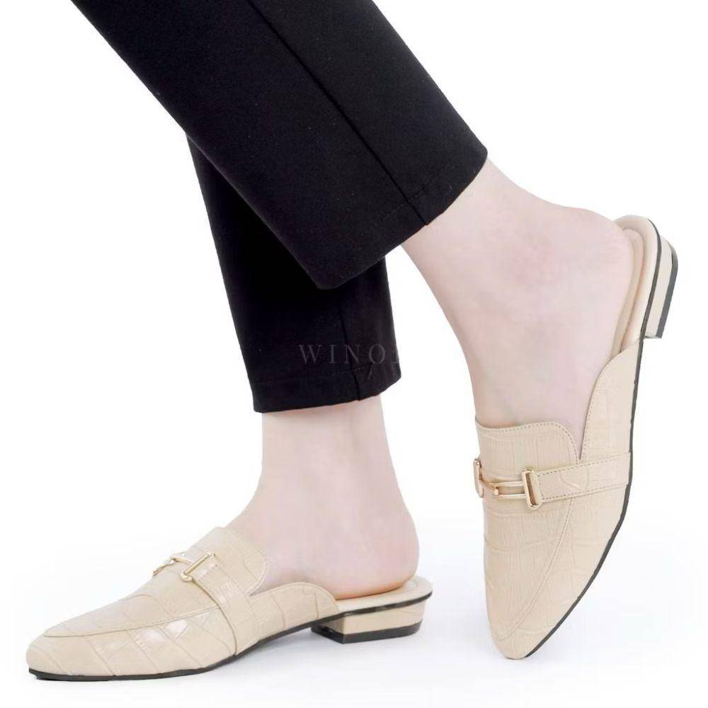 potret ide sepatu mules nuansa beige (shopee.com/Winod.official)
