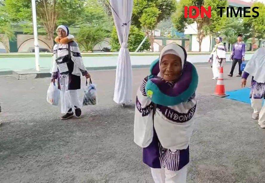 Nenek Sutiah Sunyoto, jemaah haji tertua dari Provinsi Lampung di tahun ini usia 107 tahun. (IDN Times/Tama Yudha Wiguna).