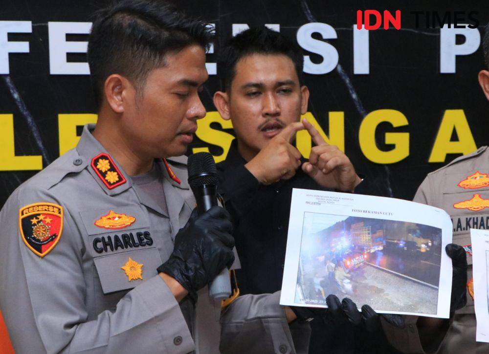 Tim patroli gabungan dari Polsek Mantingan dan Tim Tiger Satreskrim Polres Ngawi amankan pelaku perampasan. IDN Times/ Riyanto.