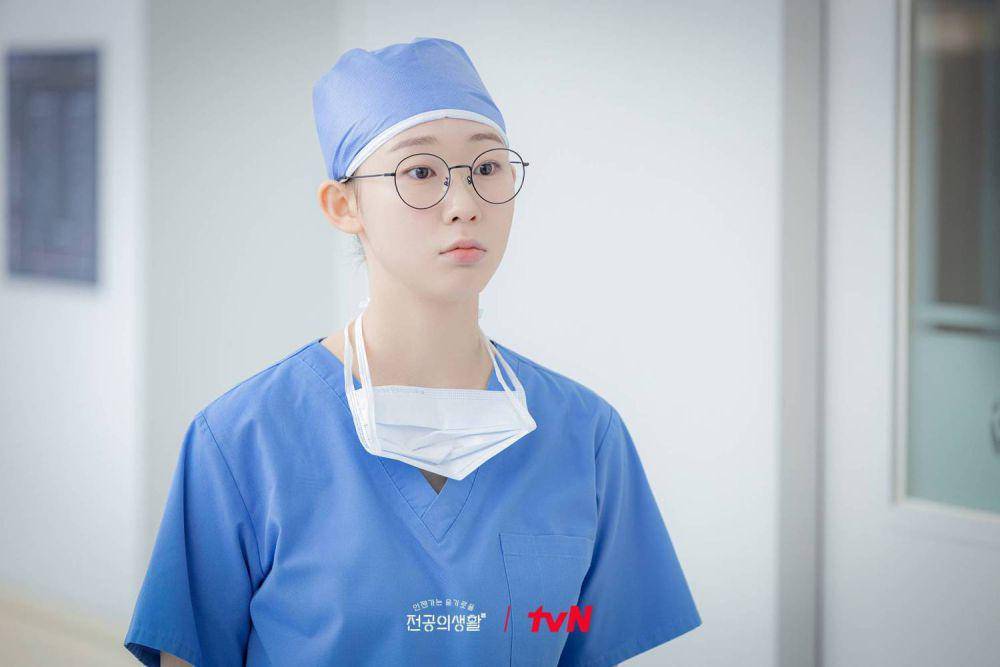 Cuplikan drama Korea Resident Playbook (dok. tvN/Resident Playbook)