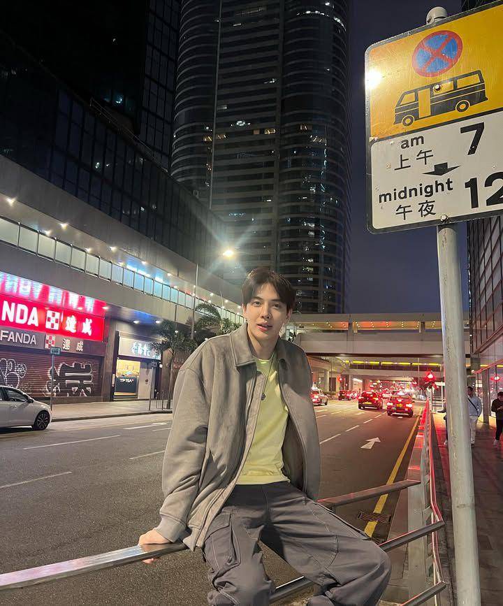 styling celana cargo ala Maxky Ratchata (instagram.com/maxky_rp)