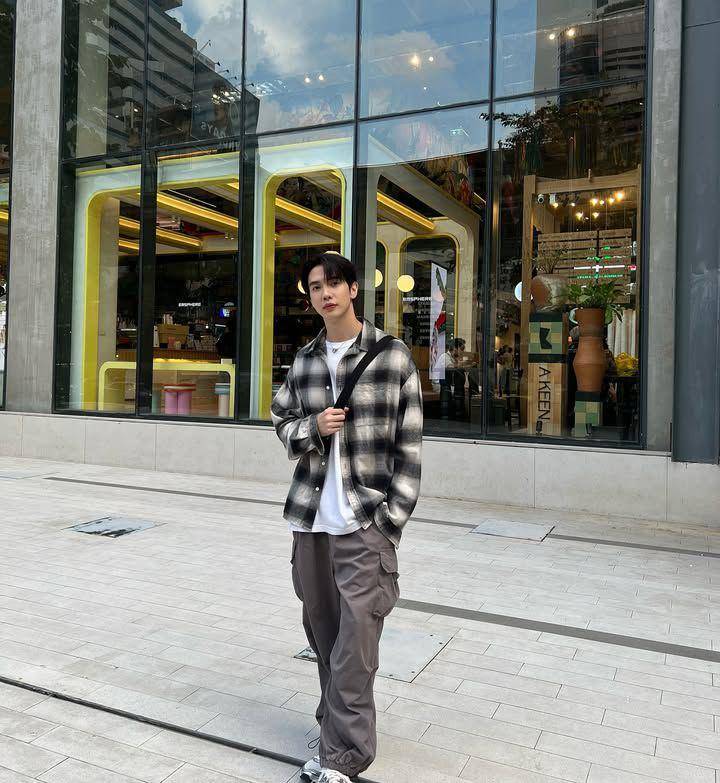 styling celana cargo ala Maxky Ratchata (instagram.com/maxky_rp)