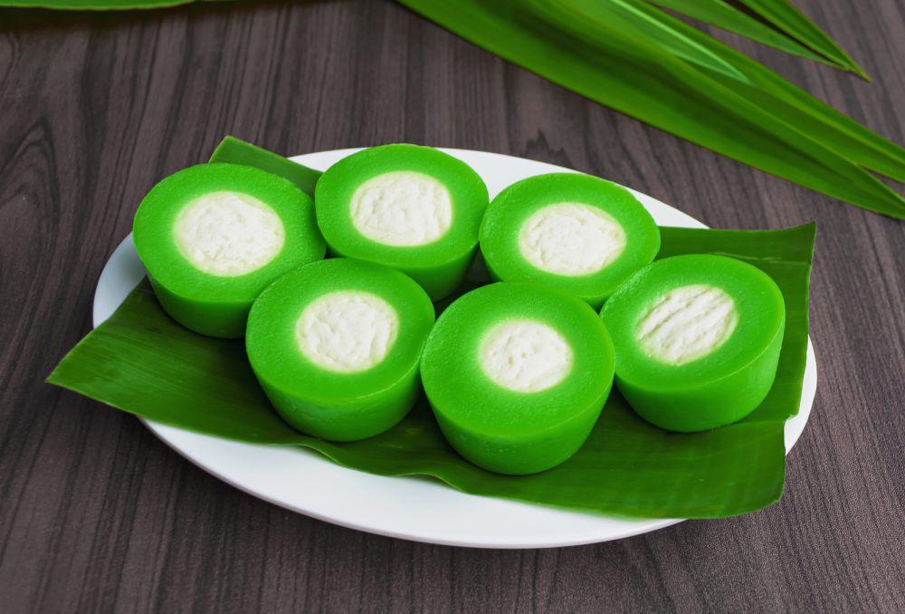 Kenapa Kue Tradisional Indonesia Tak Lepas dari Bahan Santan?