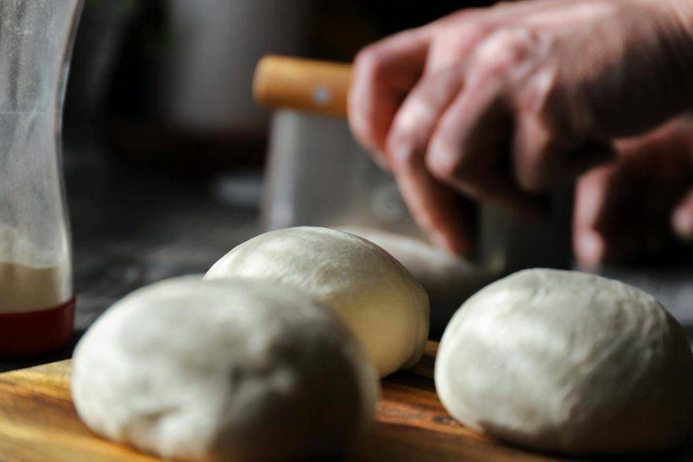 Potret adonan roti