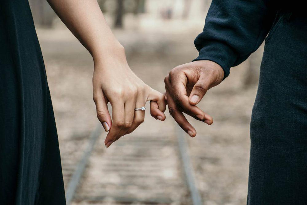 Apa Itu Quiet Proposing? Tren Lamaran Diam-diam ala Gen Z!