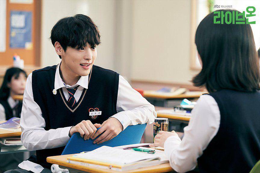 still cut Live On (dok.JTBC/Live On)