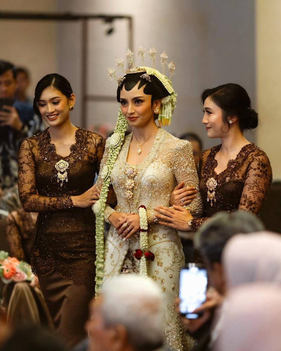 potret Febby Rastanty jadi bridesmaid Valerie Tifanka (instagram.com/febbyrastanty)