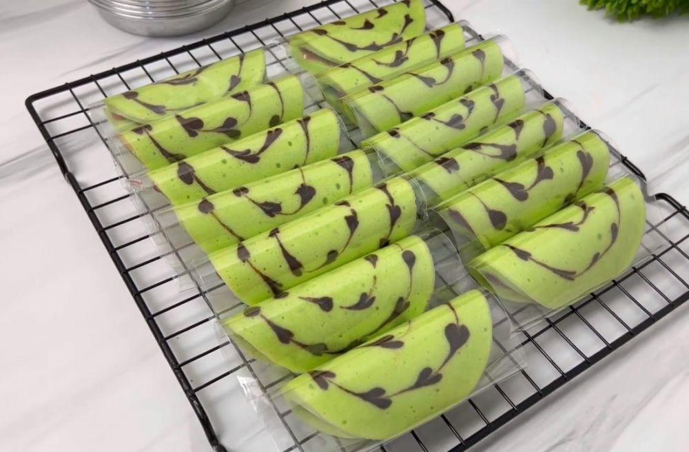 Resep Bolu Lipat Pandan Kukus, Teksturnya Lembut dan Moist