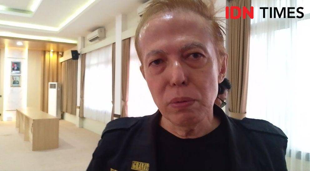 Aktivis Gerakan Nasional Anti Narkotika (GRANAT), Frans Fadlan sarankan pencegahan mulai dari keluarga dan sosialisasi rutin di desa desa, Rabu (7/5/2025).(IDN Times/Cokie Sutrisno)