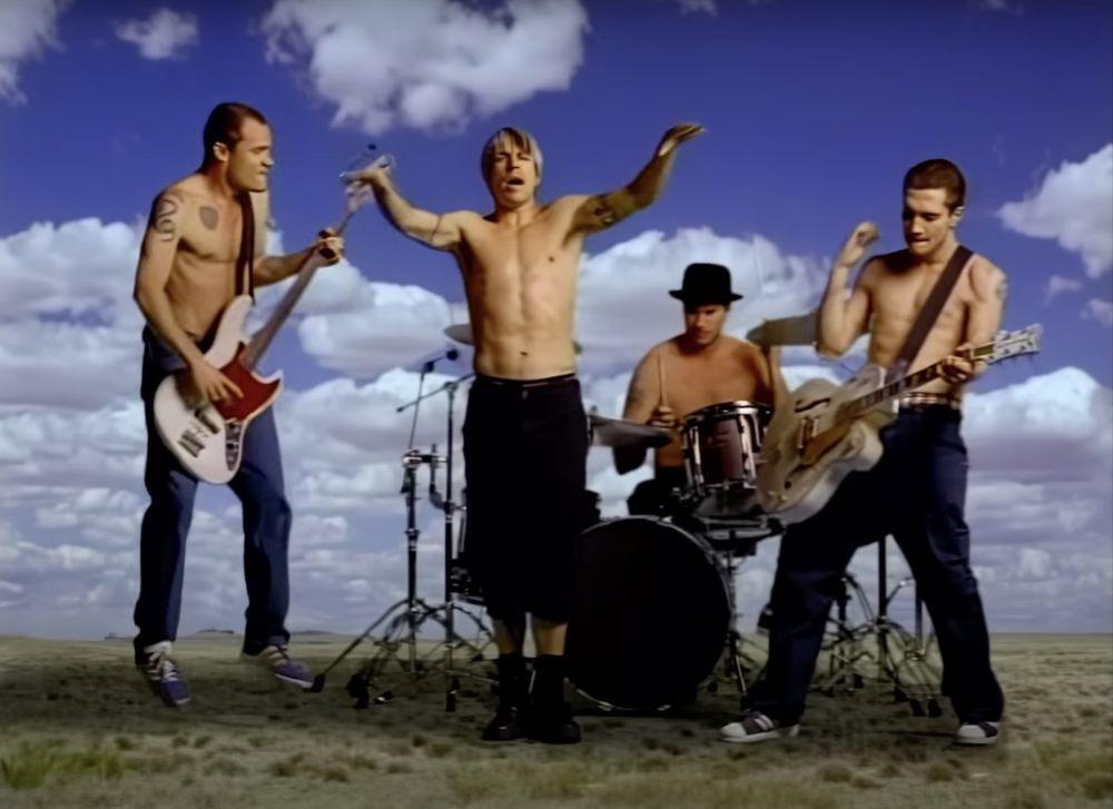 10 Lagu Red Hot Chili Peppers yang Bikin Karir Mereka Melejit