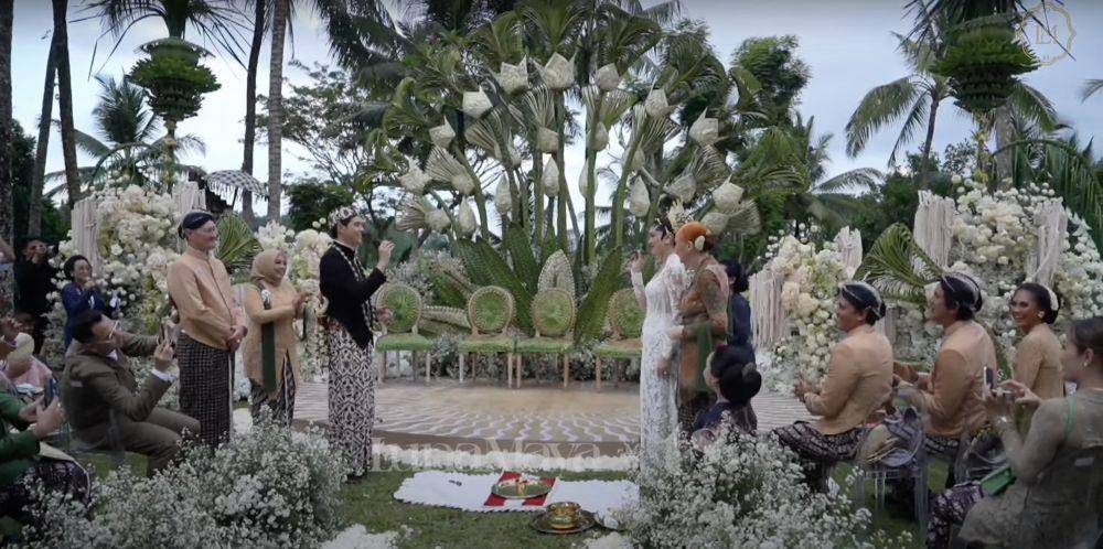 Akad nikah Luna Maya dan Maxime Bouttier (YouTube.com/Luna Maya)