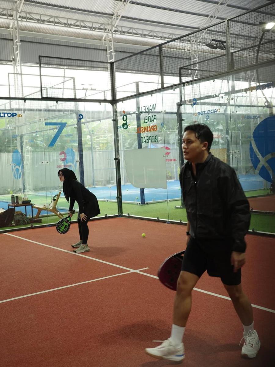 Putri Delina bermain padel (instagram.com/putridelinaa)