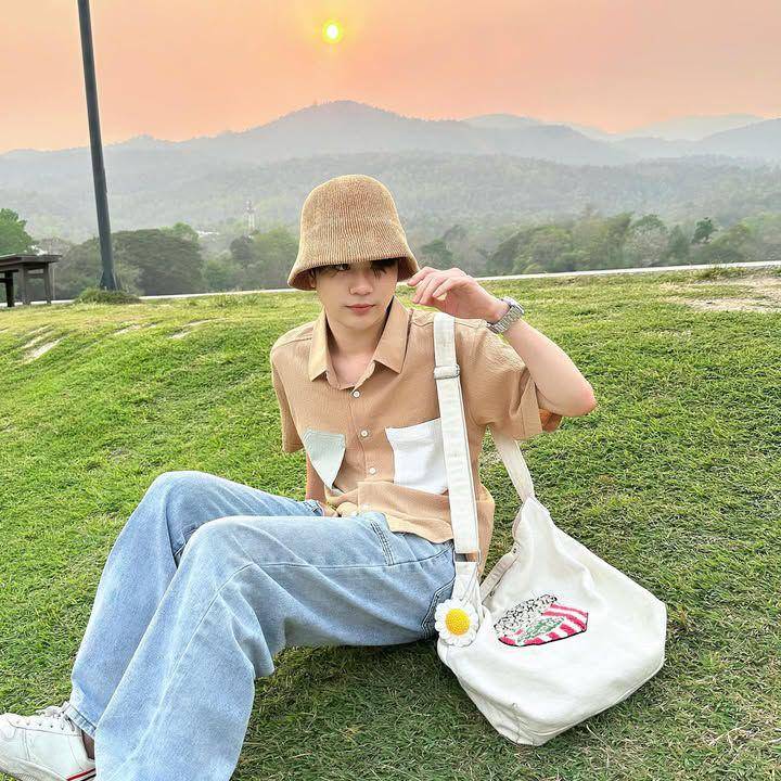 outfit teen style ala Tonliew Methaphat (instagram.com/tonliew.mtp)