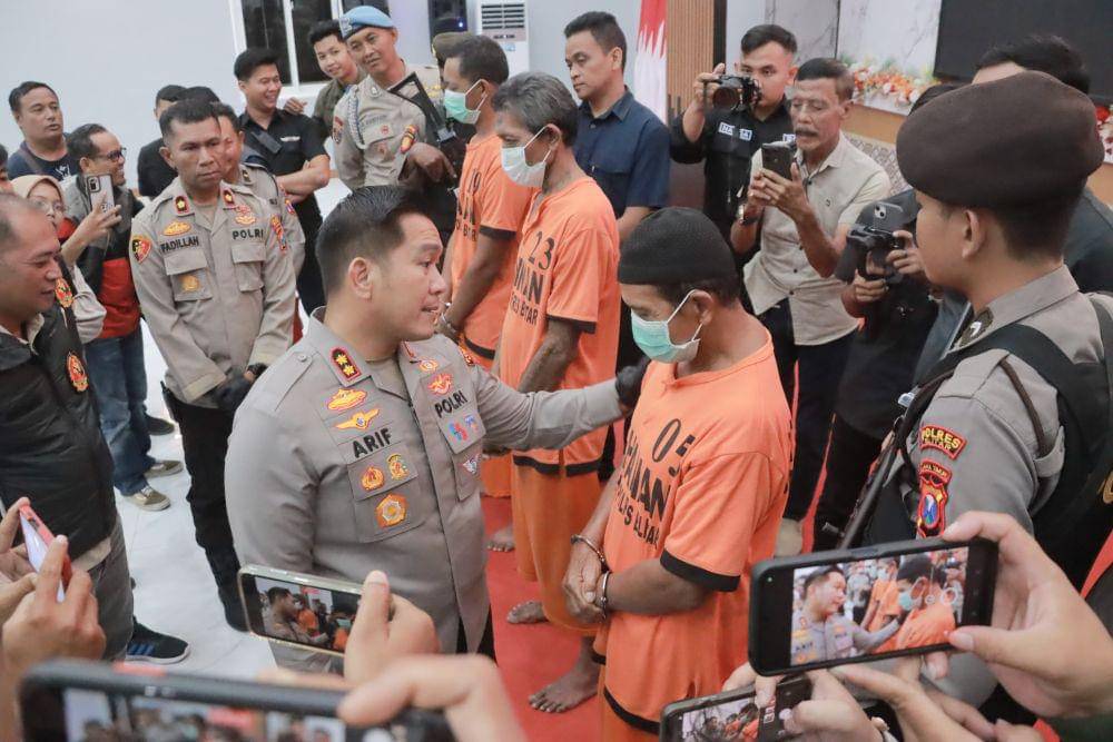 Tersangka pencabulan saat dirilis Polres Blitar. IDN Times/ istimewa