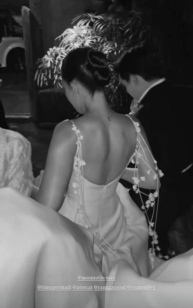 gaya Luna Maya di acara dinner usai akad nikah (instagram.com/hiantjen)