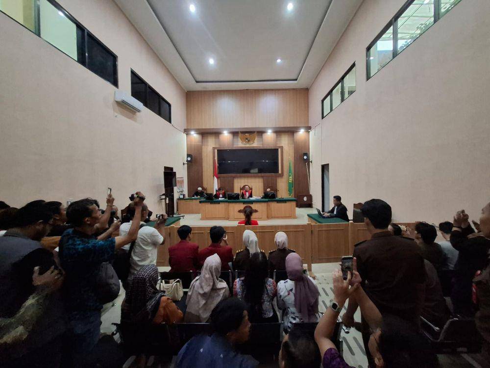 Isa Zega saat menjalani sidang vonis di PN Kepanjen. (IDN Times/Rizal Adhi Pratama)