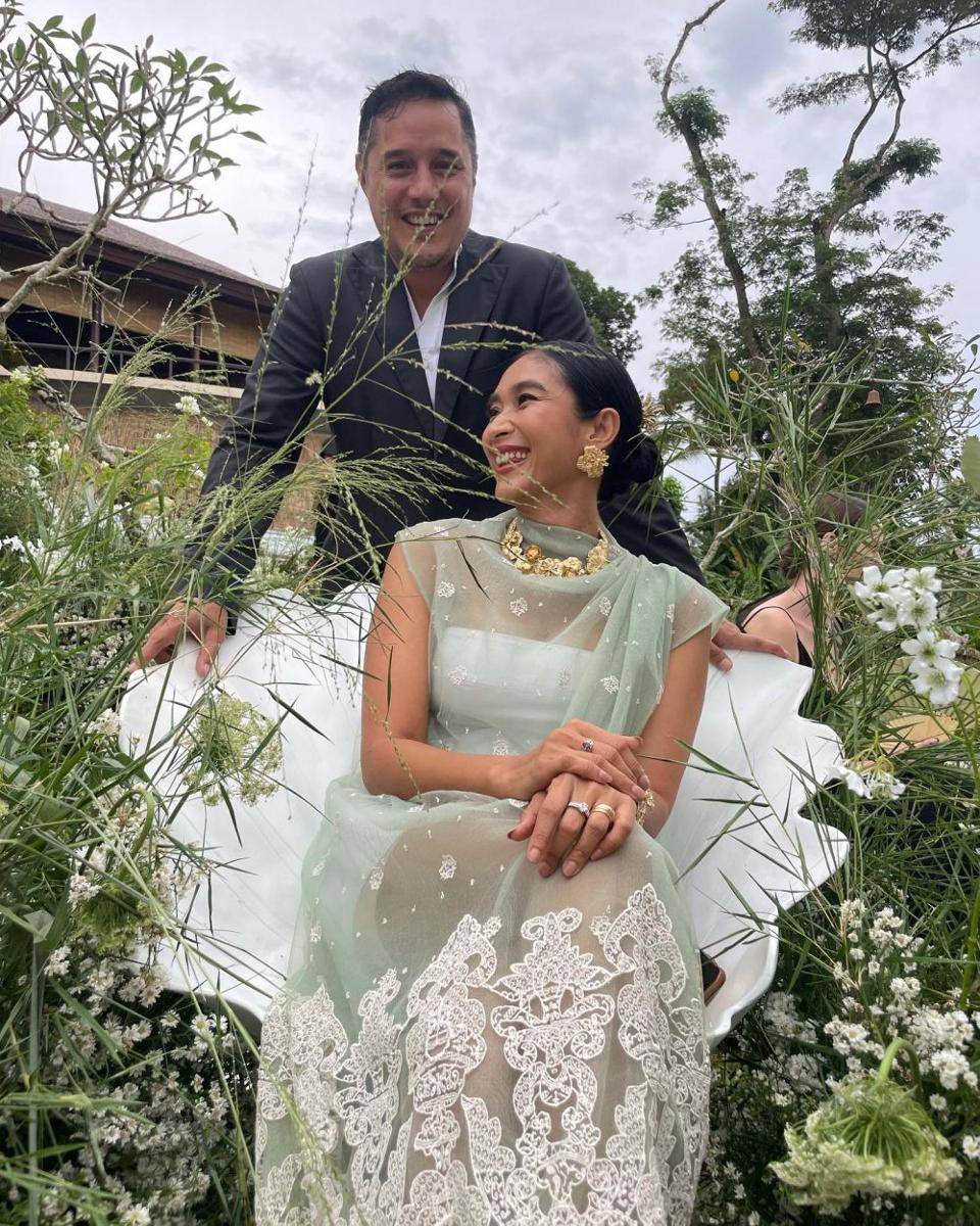 artis di resepsi Luna Maya (instagram.com/happysalma)