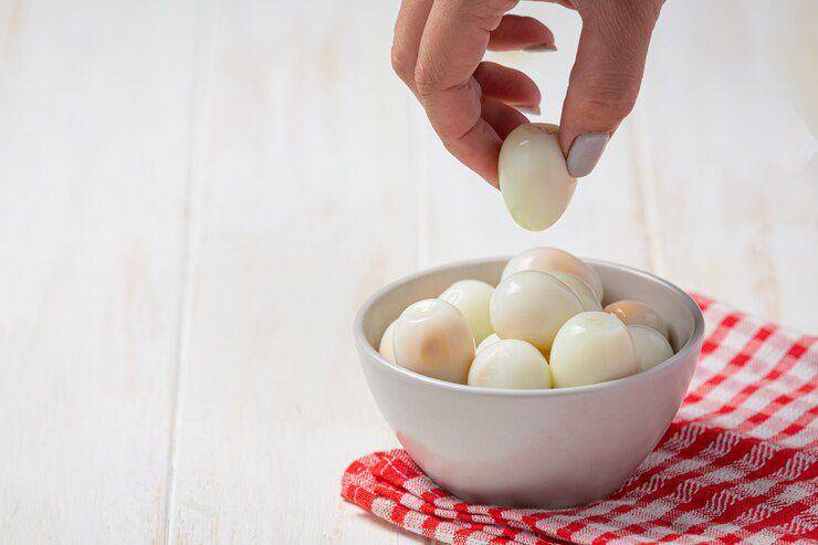 Telur rebus (freepik.com/jcomp)