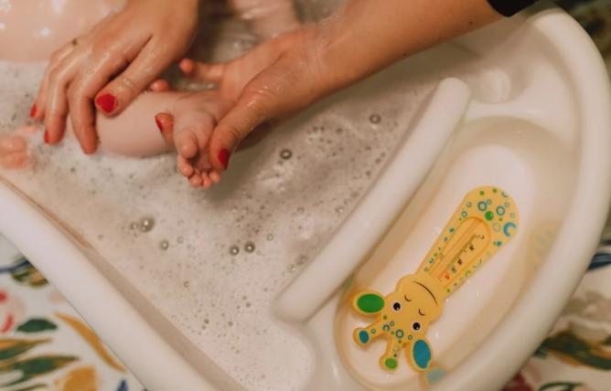 Arti Mimpi Memandikan Bayi, Pertanda Baik?