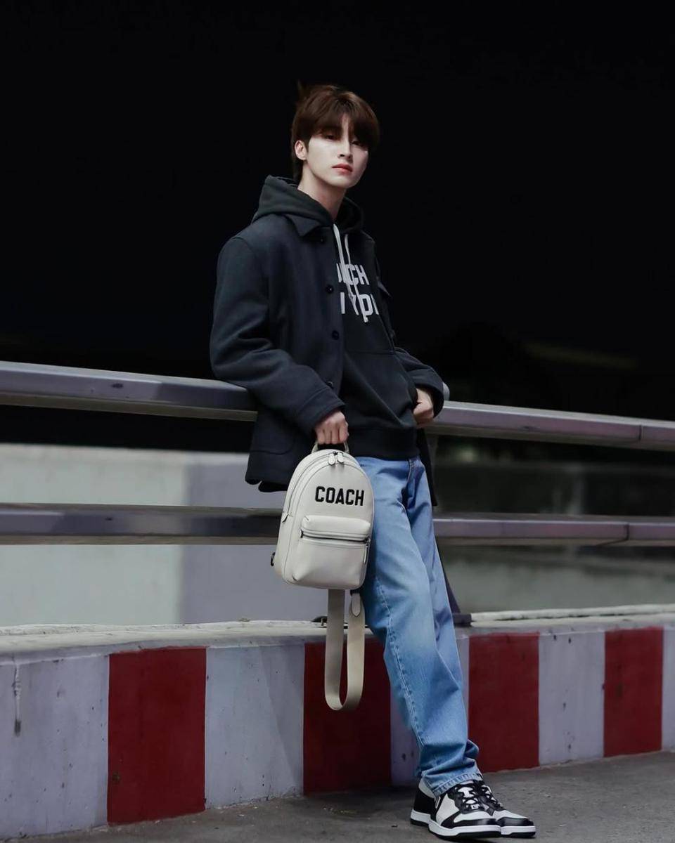 Blue Pongtiwat (instagram.com/blue_pongtiwat)
