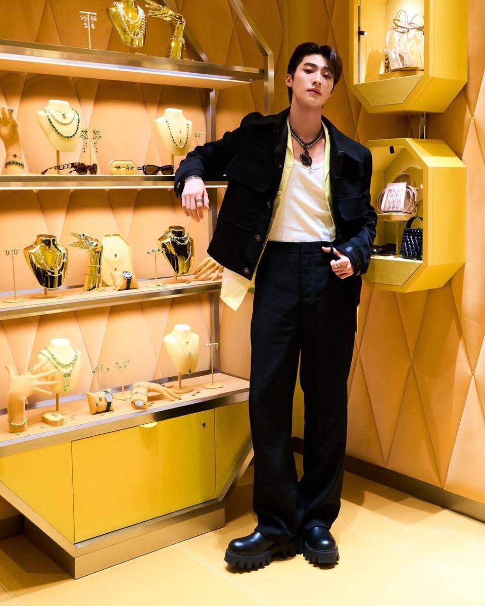 Blue Pongtiwat (instagram.com/blue_pongtiwat)