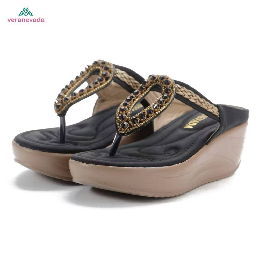 potret ide sandal wedges nuansa hitam (shopee.com/Vera Nevada Official Shop)