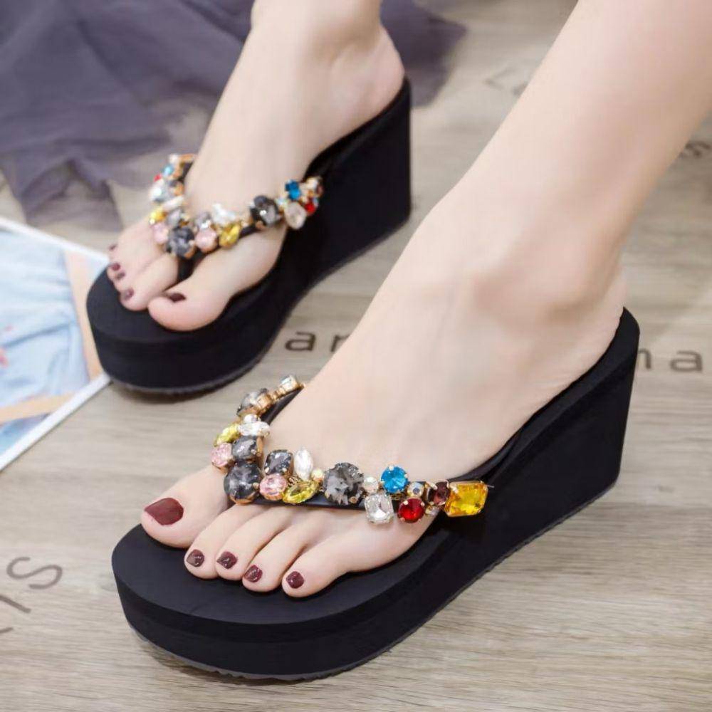 potret ide sandal wedges nuansa hitam (shopee.com/INGVIVI Official Store)