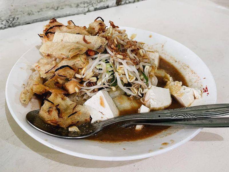 gambar kupat tahu Pojok (instagram.com/felixfoodjournal)